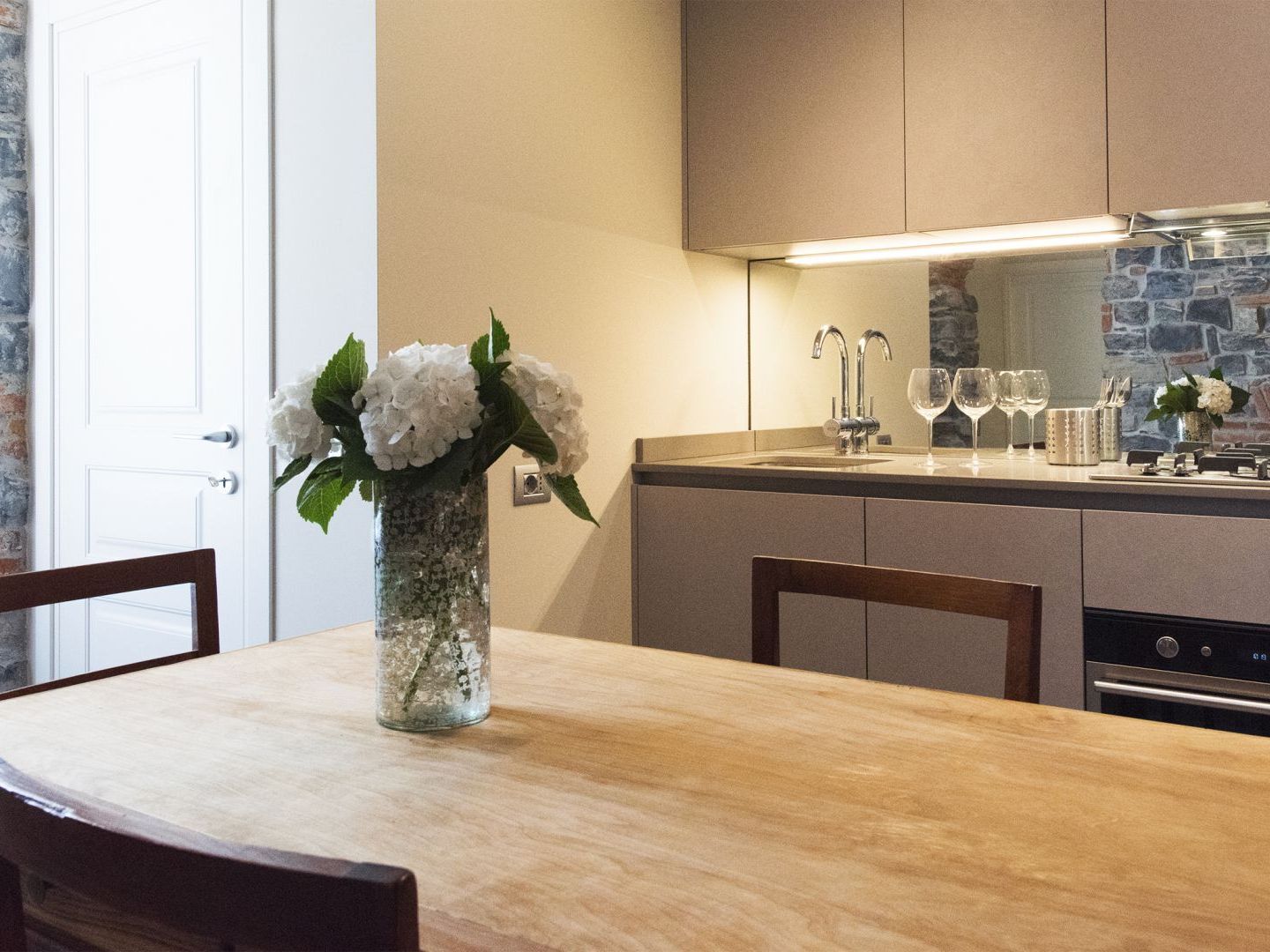 Joivy Elegant 1Br Flat Near City Centre Комо Екстер'єр фото